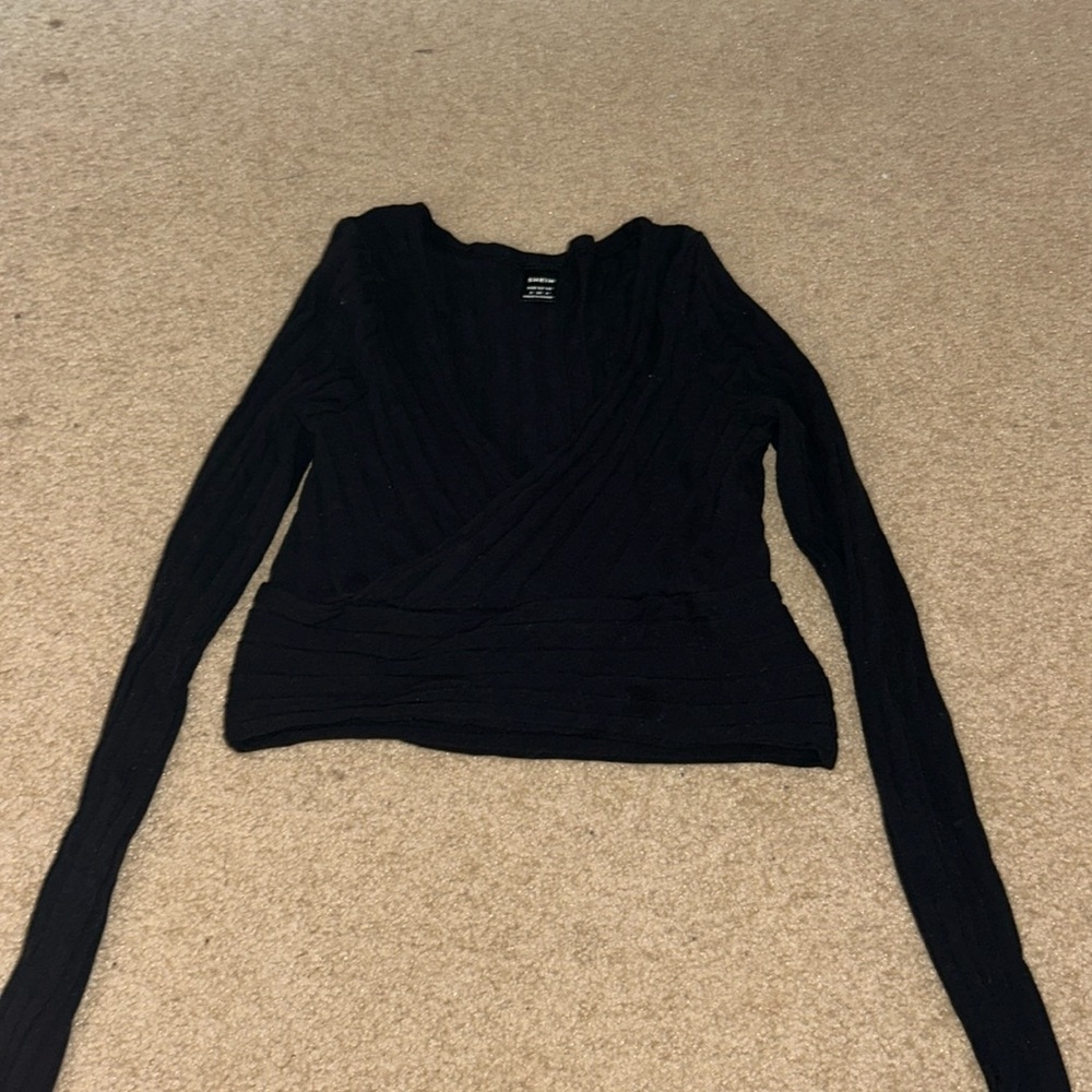 Black Longsleeve Crop Top